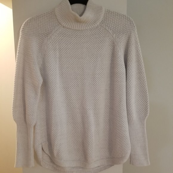 White sweater by Propaganda - Picture 1 of 3